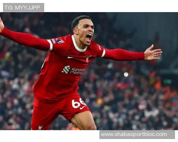 耐克明年将推出金色C罗战靴引发球迷热议