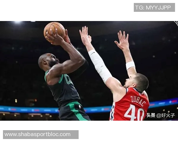 轻松发挥杰伦布朗13投6中轻松斩获21分1篮板展现实力